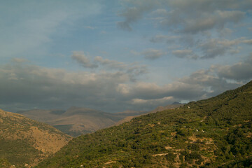 Fototapeta na wymiar krajobraz góry niebo chmury błękit zieleń lato natura