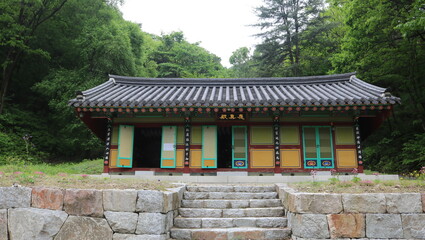 chinese temple in the mountains