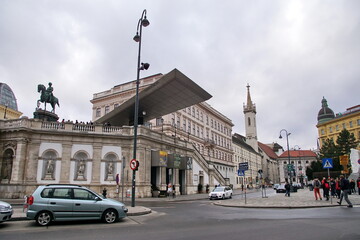 Obraz premium Albertina Art Museum is one of the best known galleries in Vienna, is located in Albertinaplatz in Vienna.