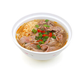 mi goi, noodle soup with meat on white