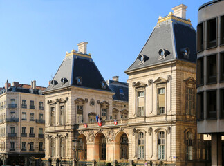 Fototapeta na wymiar Façade de l'hôtel de ville de Lyon sur la place de la Comédie.