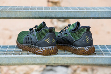 Chaussures look moderne neuves