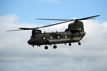 Boeing CH-47 Chinook, military Helicopter 