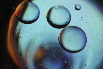 Beautiful macro of oil bubble patterns 