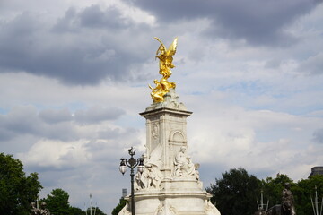 Gold statue