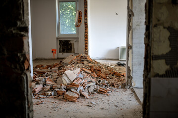 Obraz premium Old apartment renovation dismantling process can be background