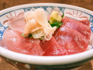 マグロ丼