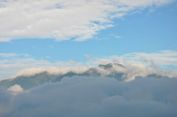 Obraz premium Blue sky and white clouds