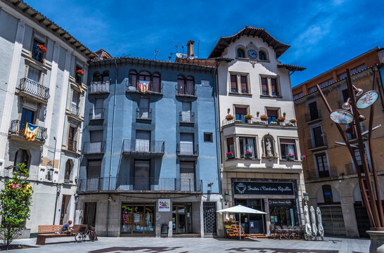 Spain, Catalonia, province of Girona, Ripoll, square of the old town