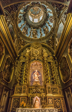 Spain, Catalonia, comarque of Ripolles, church of Sant Joan de les Abadesses, baroque altarpiece and cupola of the Mother of Sorrows chapel