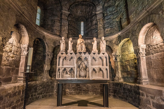 Spain, Catalonia, comarque of Ripolles, chapel in the church of the old Sant Joan de les Abadesses monastery, altar