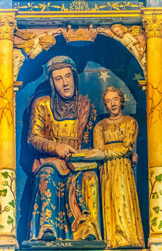 France, Bretagne, Pont-Aven, Trenab chapel (16th century), statuette made of painted wood representing Sainte-Anne and the Christ