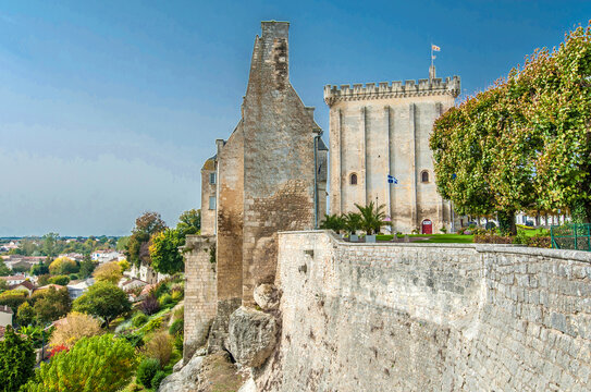 France, Charente Maritime, dongeon and battlements of Pons (11th century) (Saint James way)
