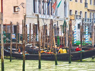 Fototapeta na wymiar Beautiful panorama of Venice with gondolas