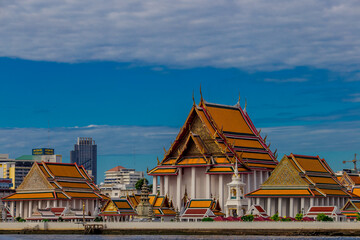Wat Arun Ratchawararam Ratchawaramahawihan The Chao Phraya River, symbolizing the beauty of the world is one of the important landmarks. Beautifully decorated with art and architecture