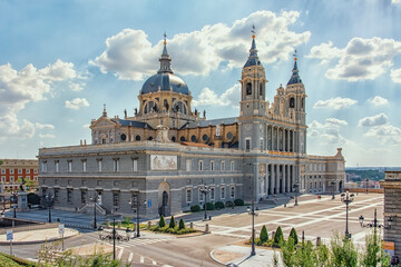 Fototapeta premium Almudena Cathedral in Madrid, Spain