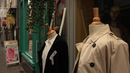 vitrine avec mannequin