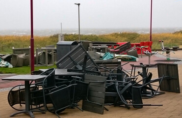 Chaos nach Herbststurm an der Promenade von Sahlenburg Cuxhaven