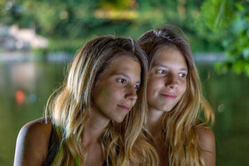 Obraz premium two young women