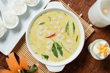 Rice noodles and crab curry. Traditional food of thailand.