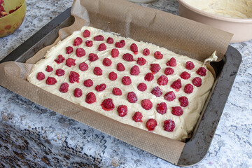 Raspberry curd pie recipe step by step. Laying out the raspberry pie filling