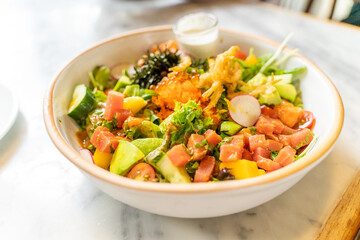 Raw salmon salad