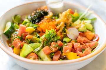 Raw salmon salad