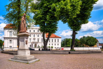 Fototapeta na wymiar Statue of Louise Henriette in front of the castle of Oranienburg, Germany