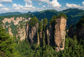 Fototapeta na wymiar mountains in Zhangjiajie national park, China