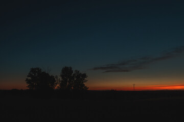 Campo Rural al atardecer o amanecer