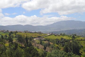 Obraz premium San Francisco El Alto, Totonicapán. Camino hacia Aldea Sacmixit.