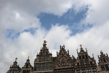 Naklejka premium Sky in antwerpen square