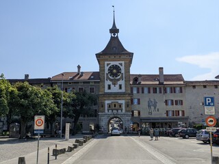 Neuchâtel hef-lieu francophone du canton suisse de Neuchâtel, la ville de Neuchâtel est située sur la rive nord du lac du même nom. Sa vieille ville médiévale s'étend à partir du château de Neuchâtel