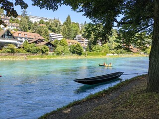 Berne en suisse Pont de Kirchenfeld avec le Aar le fleuve authentique , architecture pont bâtiment ancien de lorraine, capitale non union européenne avec les francs