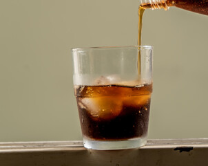 Vaso de gaseosa cola