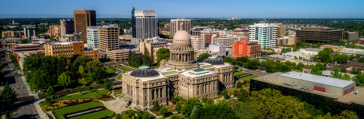 Obraz premium Aerial panoramic view of the Boise Idaho skyline in the morning