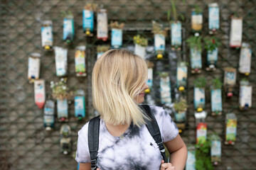 Schöne Frau mit Retro Style in Berlin 