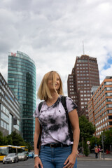 Schöne Frau mit Retro Style in Berlin 