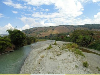 Rio en la montaña 2