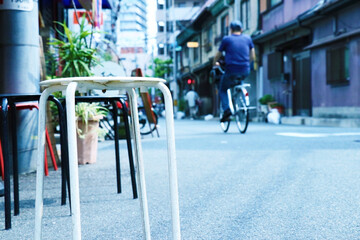 中崎町　カフェ　椅子