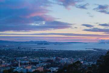 Fototapeta na wymiar Magic Hour over San Francisco Bay Area