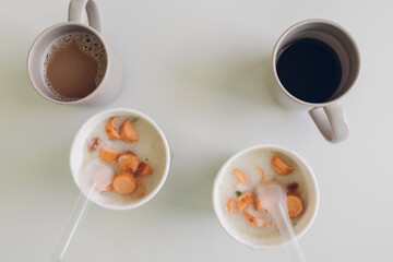 Obraz na płótnie Canvas Top view of Instant rice porridge cup as simple fast breakfast.
