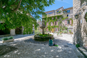 Saignon, village perché du Luberon dans le Vaucluse, Provence-Alpes-Côte-d'Azur, France.	