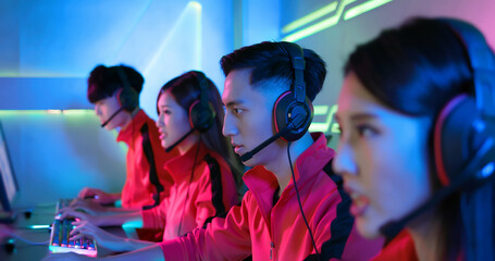 pro cyber sport gamers team © ryanking999