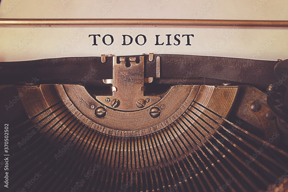 Fototapete to do list is typed by an old typewriter on a sheet of paper.