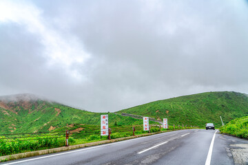 【志賀草津高原道路】霧中の幻想的な道路