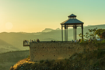 Ronda es un pueblo de la provincia de Málaga en Andalucía que destaca por sus miradores, como los...