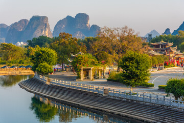 Fototapeta premium YANGSHUO, CHINA, 6 DECEMBER 2019: Li river Landscape