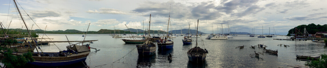Fototapeta na wymiar Panorama du port de Cratère, Nosy Be - Madagascar