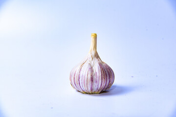 Fototapeta premium garlic on a white background